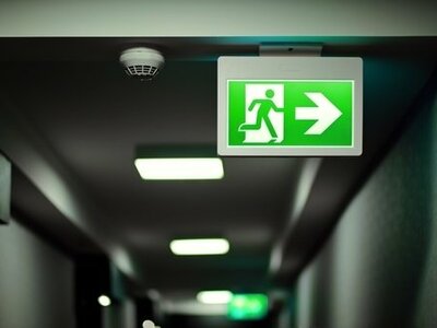Emergency Lighting: UK Testing & Regulatory Requirements | phs Compliance 